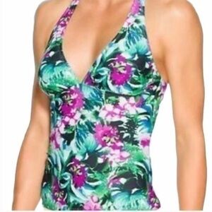 Athleta Floral HalterTankini
Swim Top and Pink Bikini bottom
Set Size Large